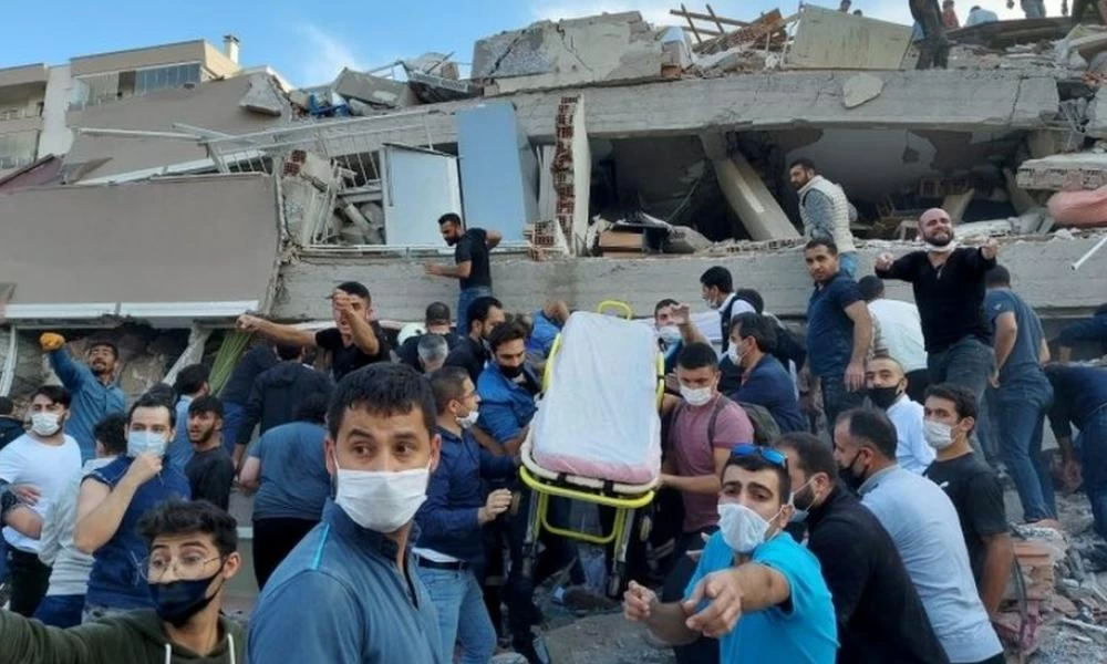 Σεισμός στη Σμύρνη: Αυξάνεται ο αριθμός των νεκρών - Έχουν διασωθεί 70 άτομα
